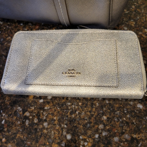 Coach Peyton and wallet - Picture 5 of 7